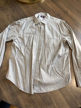 UNTUCKit Men's Long-Sleeve Button-Up Shirt in Light Taupe